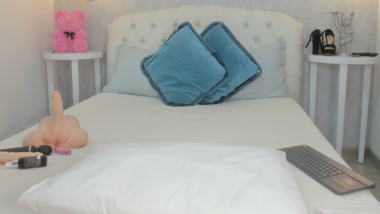 EmmilyMartinez's Streamate show and profile